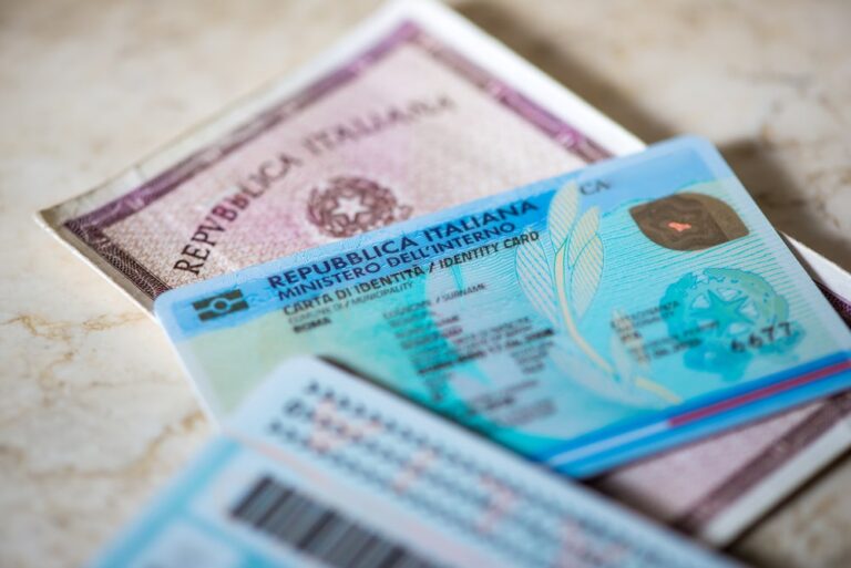 Basta rinnovi della carta d’identità per gli over 70: arriva il decreto semplificazioni