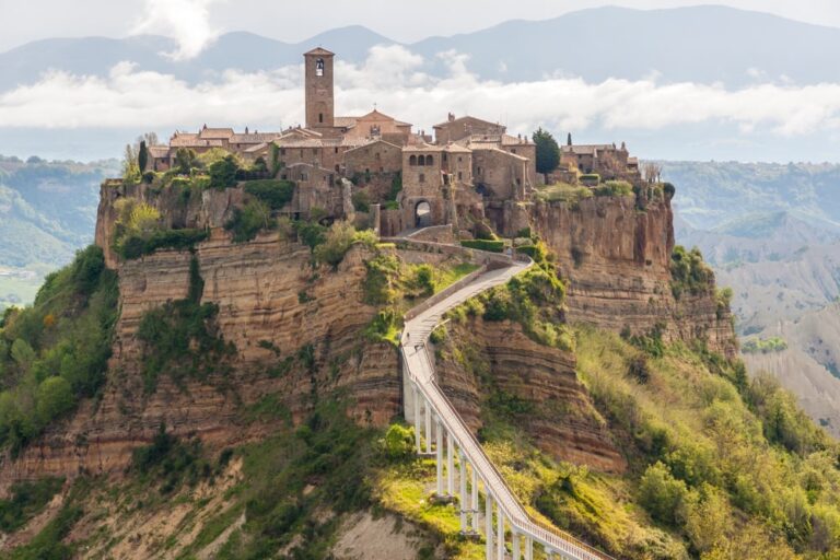 Civita di Bagnoregio, la “città che muore”