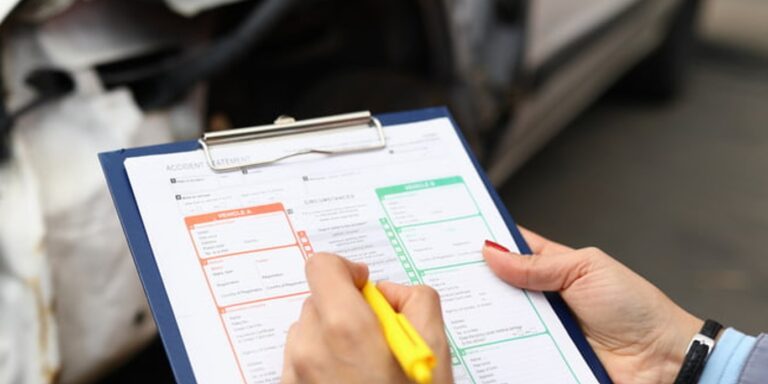 Assicurazioni: la costatazione amichevole digitale diventa obbligatoria (ma rimane il cartaceo)