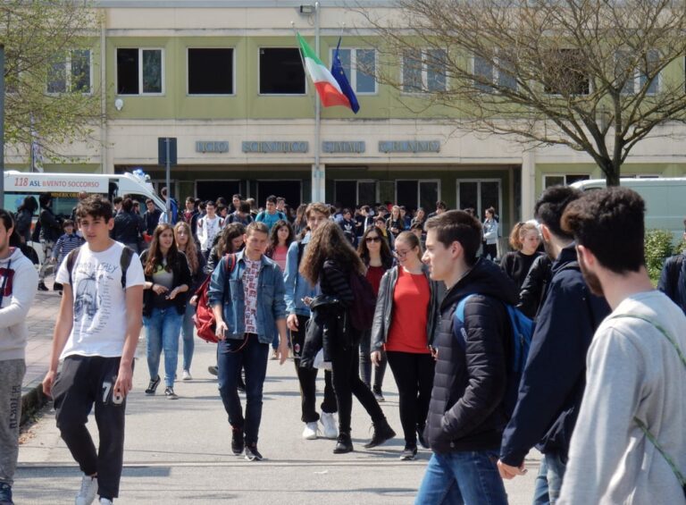 Edilizia scolastica: 36mila scuole italiane senza certificazioni di sicurezza