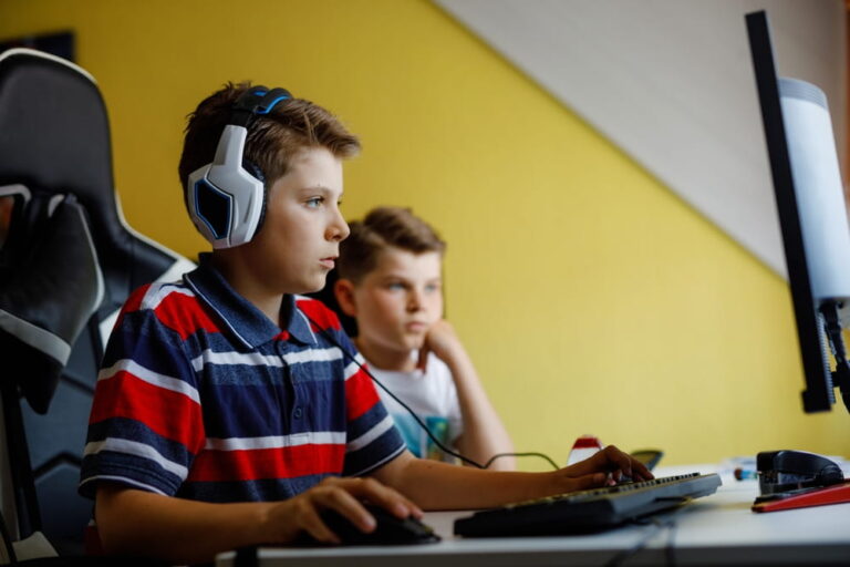 Educazione digitale a scuola, un bambino su quattro non riconosce i rischi della rete