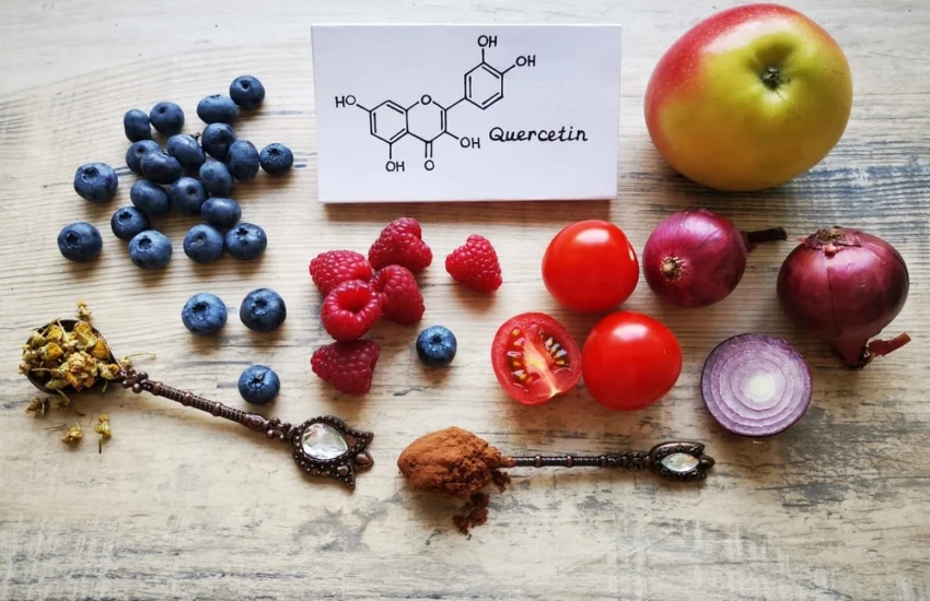 Flavonoidi: tè, cioccolato e frutti di bosco per invecchiare meglio