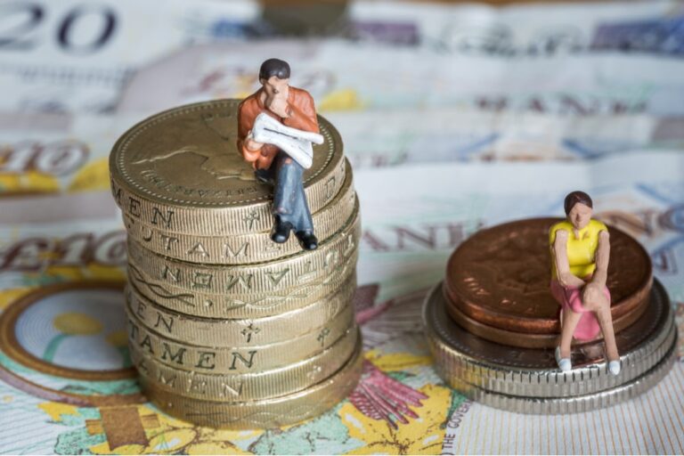 Il gender gap colpisce le donne immigrate: più istruite degli uomini ma con meno lavoro