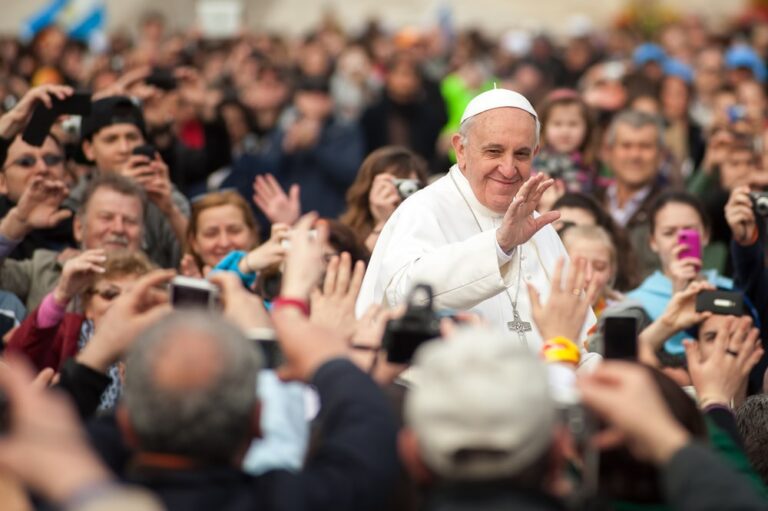 Giornata mondiale della pace 2023. Papa Francesco: “Nessuno si salva da solo”