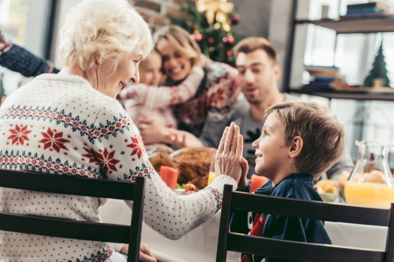“L’intelligenza è la capacità di adattarsi al cambiamento”, Buon Natale da 50&Più