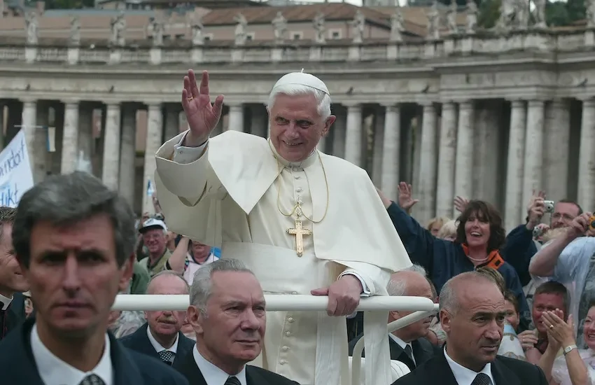 La salute dei papi, 4 storie tra umanità e discrezione