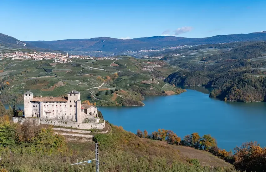 Val di Non, la valle dei castelli dipinta d’autunno