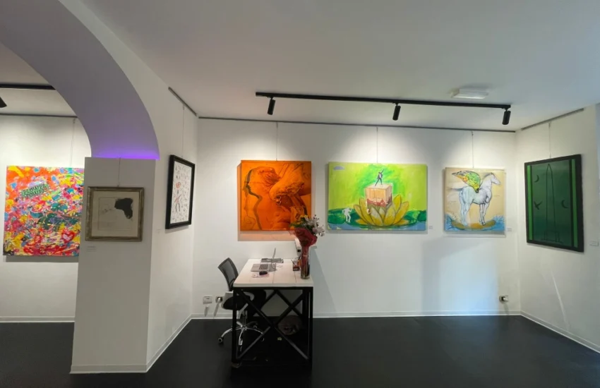 Art is timeless, la mostra collettiva di scuola romana e talenti internazionali | FOTO