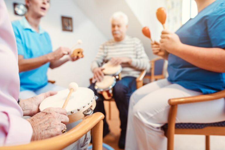 Regno Unito, musica e attività creative contro le demenze
