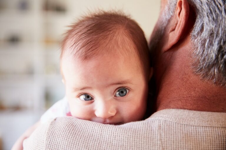 Valorizzare gli over, una soluzione per aiutare la crescita demografica