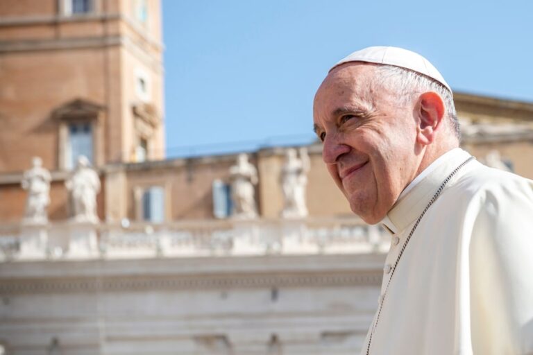 Papa Francesco: “Ogni guerra è una sconfitta in più”