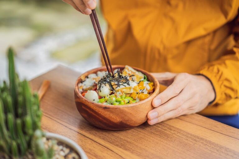In Italia è boom di poke: quali sono i valori nutrizionali del piatto hawaiano