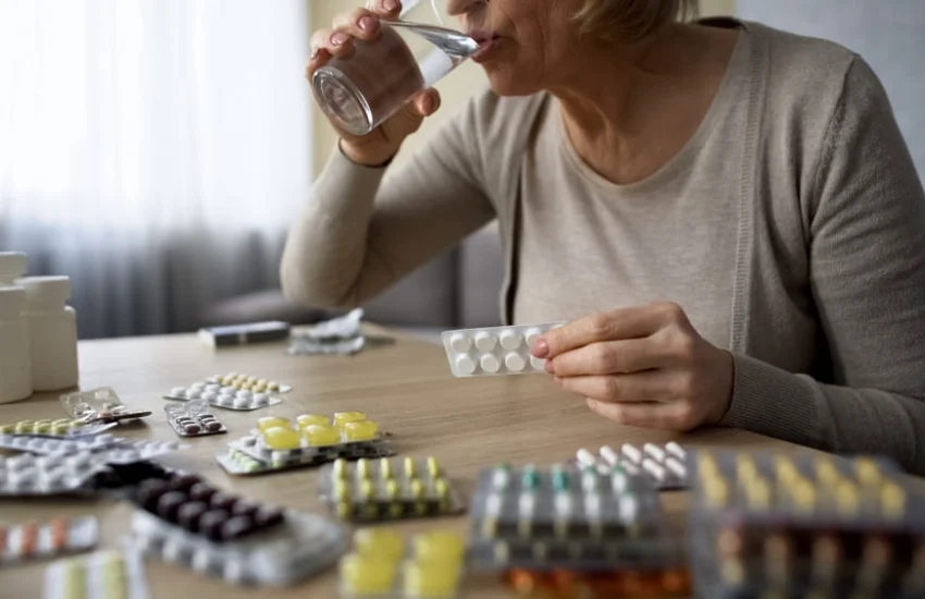 Troppi farmaci, non sempre vuol dire più salute: attenzione alla politerapia
