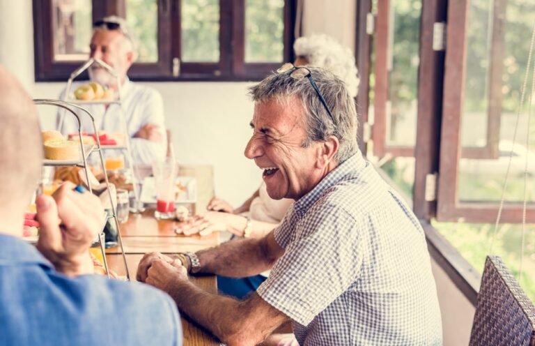 Ferragosto: anziani a pranzo (insieme) per combattere la solitudine