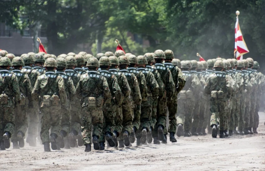 Giappone in crisi di reclutamento militare: i giovani non sono più interessati