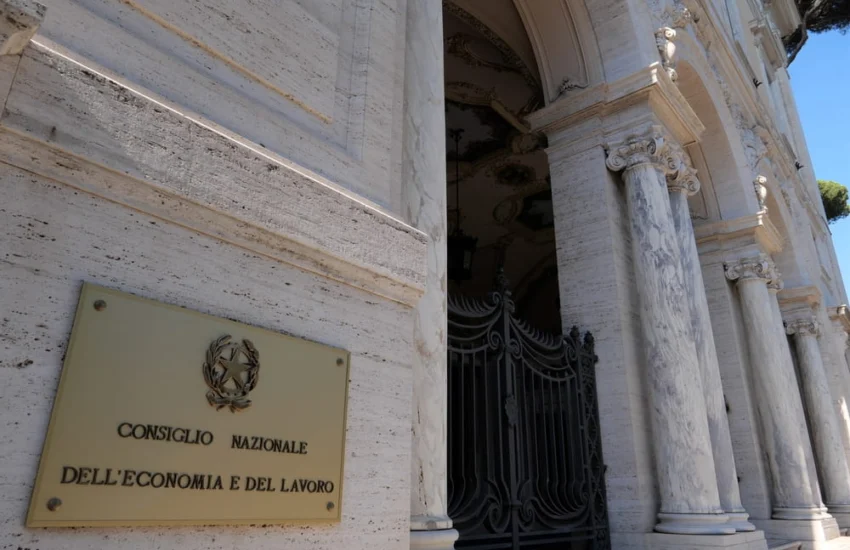 Anziani e servizio civile volontario: il Cnel firma la svolta