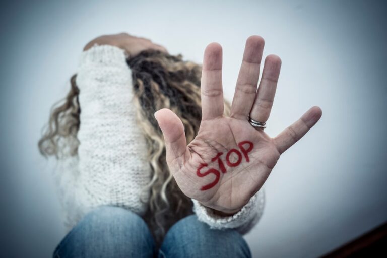 Gli uomini siano protagonisti della lotta alla violenza sulle donne