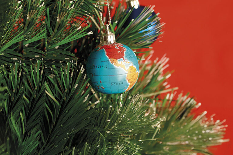 Natale 2024: viaggio intorno al mondo, tra le tradizioni più stravaganti