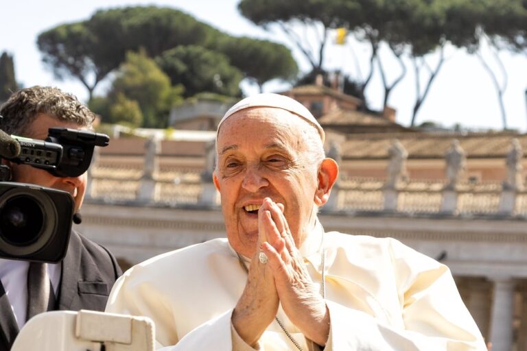 Il mondo saluta papa Francesco: «La sua, una voce contro la guerra»