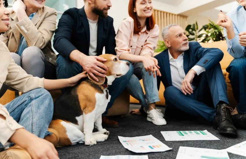 Benessere, portare il cane in ufficio fa bene alla salute