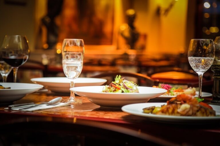 A cena presto! Lo studio francese mette in guardia i ritardatari