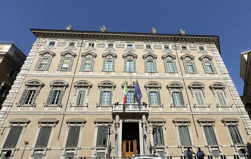 L’Italia riapre al nucleare: via libera dal Senato ai mini-reattori