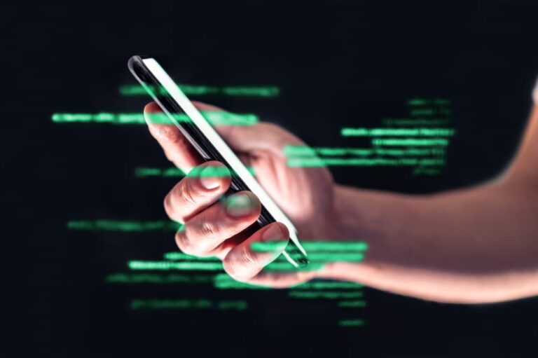 Morpheus, lo spyware che spinge l’utente ad “auto-hackerare” il telefono