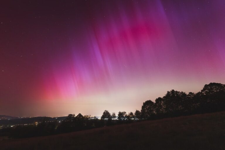 Tempesta geomagnetica G3 in corso: a rischio reti elettriche e sistemi GPS